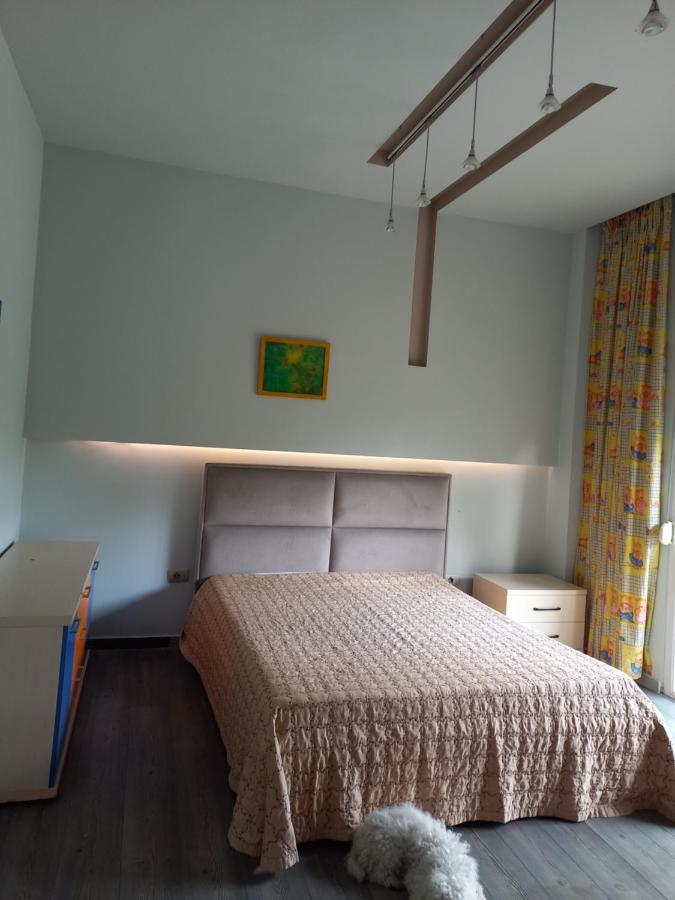 Affittacamere For Tourist Golem (Tirana)